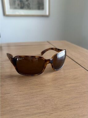 Ray-Ban Women’s Tortoiseshell Sunglasses with Brown Polarized Lenses